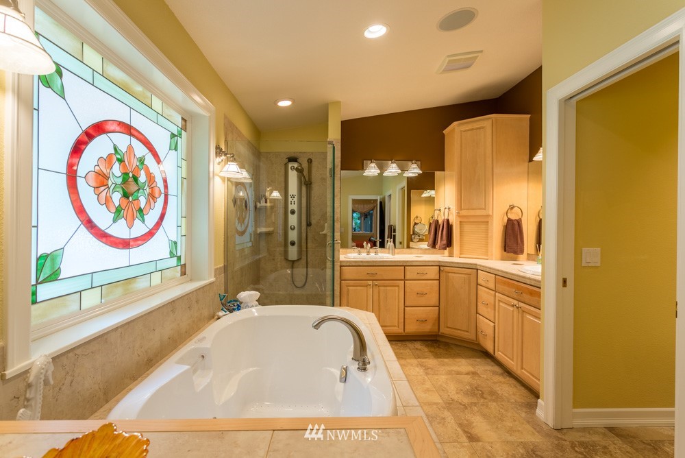 21804 49th Avenue Southeast Bothell, WA 98021 - Photo 10 of 22