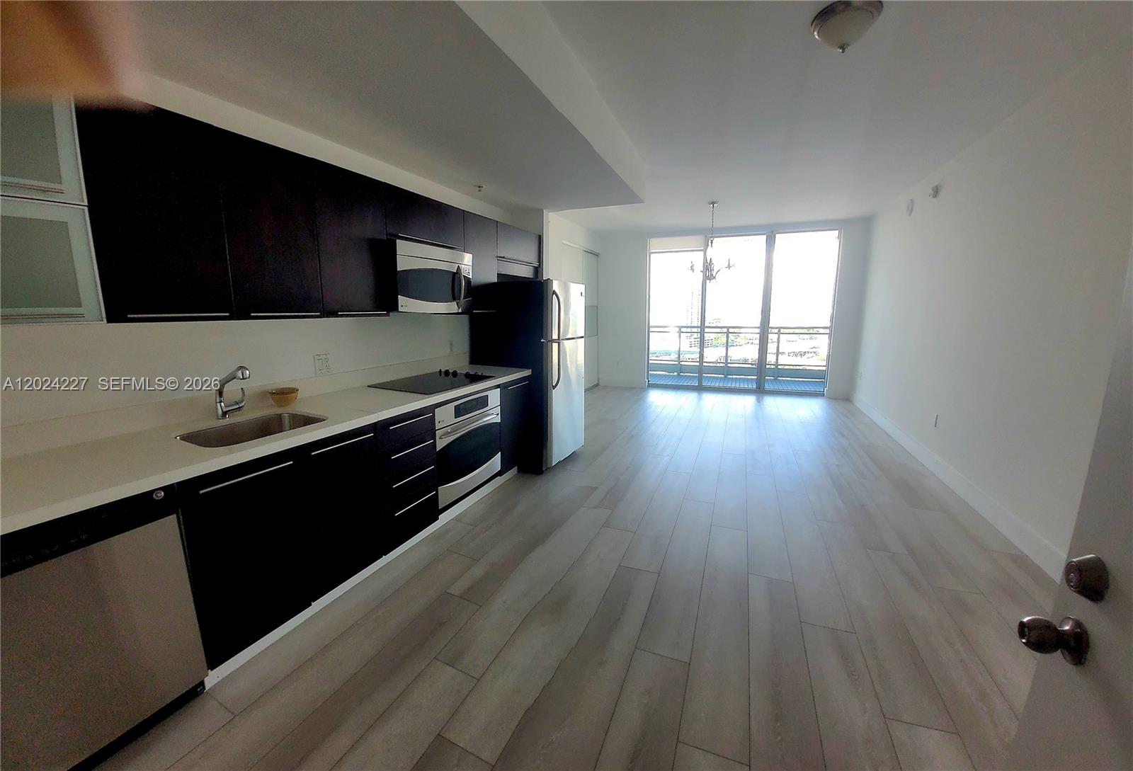 90 Southwest 3rd Street, Unit 2208 Miami, FL 33130 - Photo 13 of 56