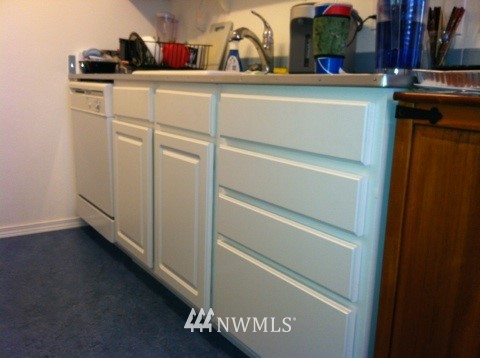 1010 Perry Avenue, Unit 101 Bremerton, WA 98310 - Photo 4 of 16 Gallery Image 4