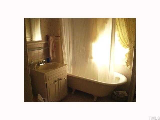 204 North Wilba Road Mebane, NC 27302 - Photo 8 of 10 Bathroom