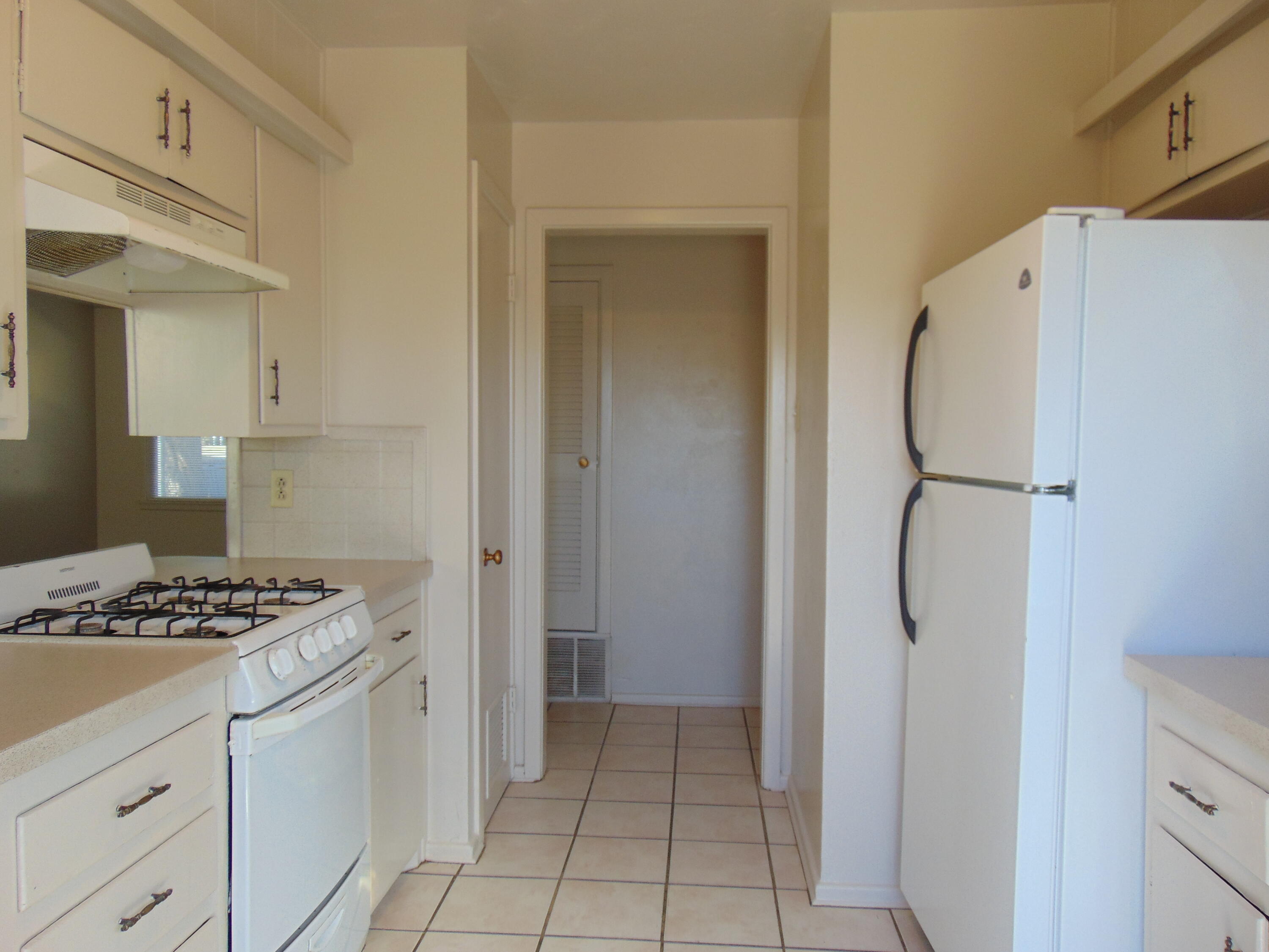 5615 44th Street Lubbock, TX 79414 - Photo 3 of 8 Kitchen-Alt3