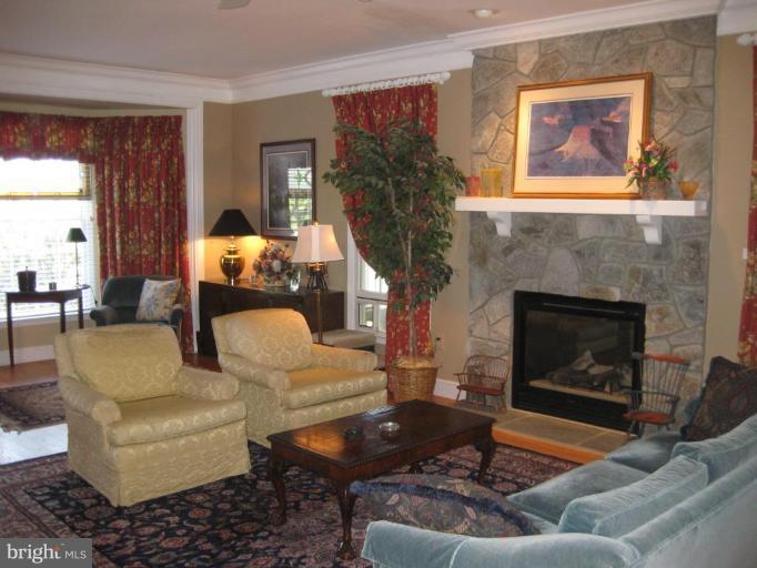 34311 Brownell Road Round Hill, VA 20141 - Photo 14 of 16 Great Room