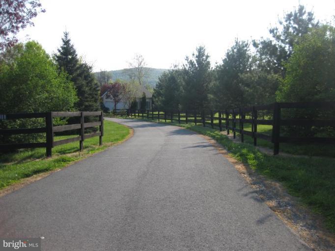 34311 Brownell Road Round Hill, VA 20141 - Photo 3 of 16 Exterior #3
