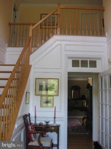 34311 Brownell Road Round Hill, VA 20141 - Photo 7 of 16 Entrance / Foyer