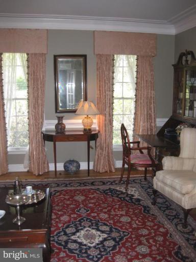 34311 Brownell Road Round Hill, VA 20141 - Photo 8 of 16 Living Room