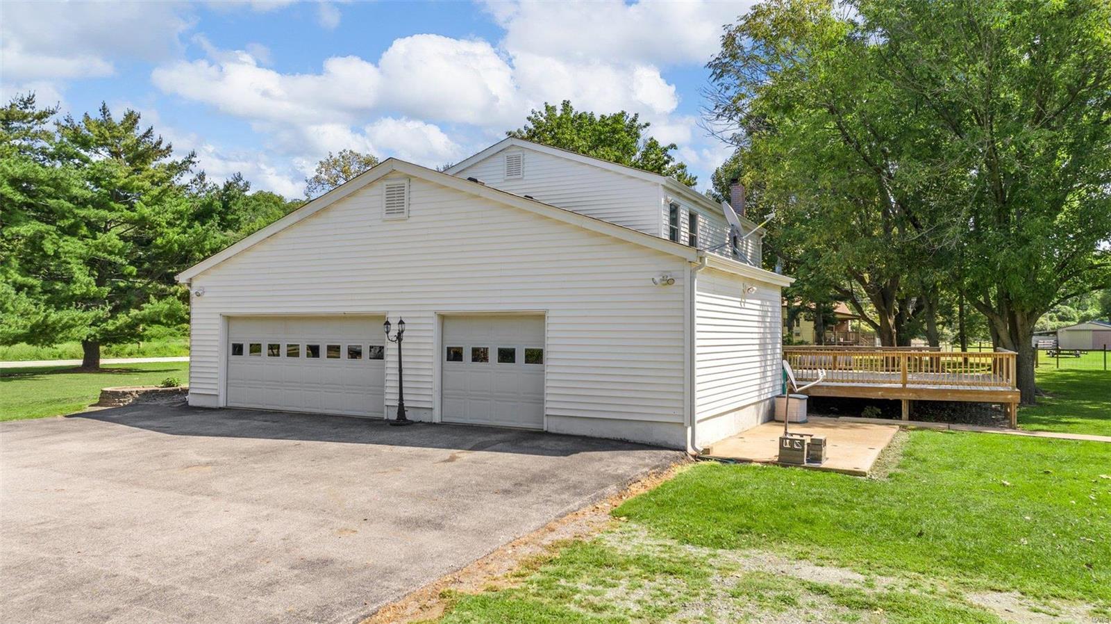 1444 Teson Road Hazelwood, MO 63042 - Photo 6 of 57