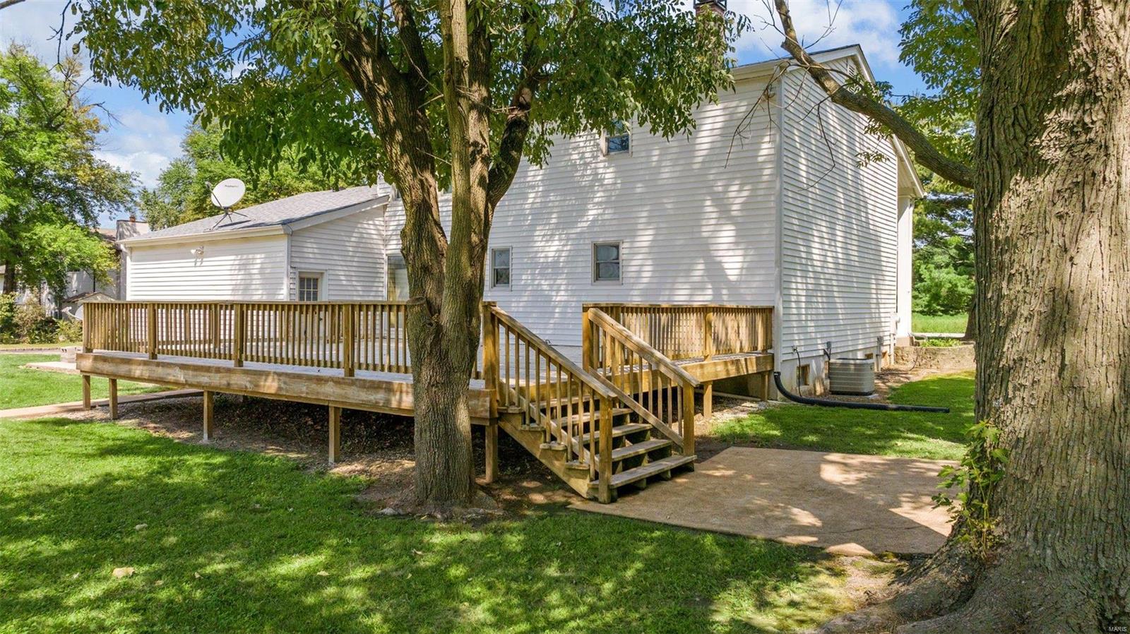 1444 Teson Road Hazelwood, MO 63042 - Photo 10 of 57