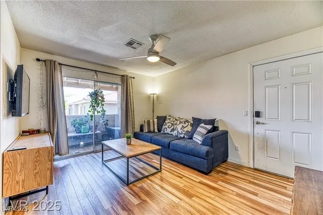 $1,150 | 7200 West Pirates Cove Road, Unit 2071, Las Vegas, NV 89145