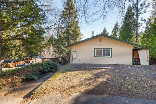 a view of backyard of house