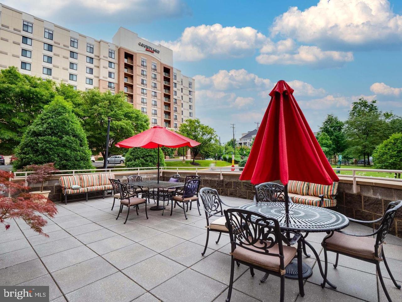 2726 Gallows Road, Unit 1502 Vienna, VA 22180 - Photo 25 of 46 Courtyard area for enjoying sunshine & socializing