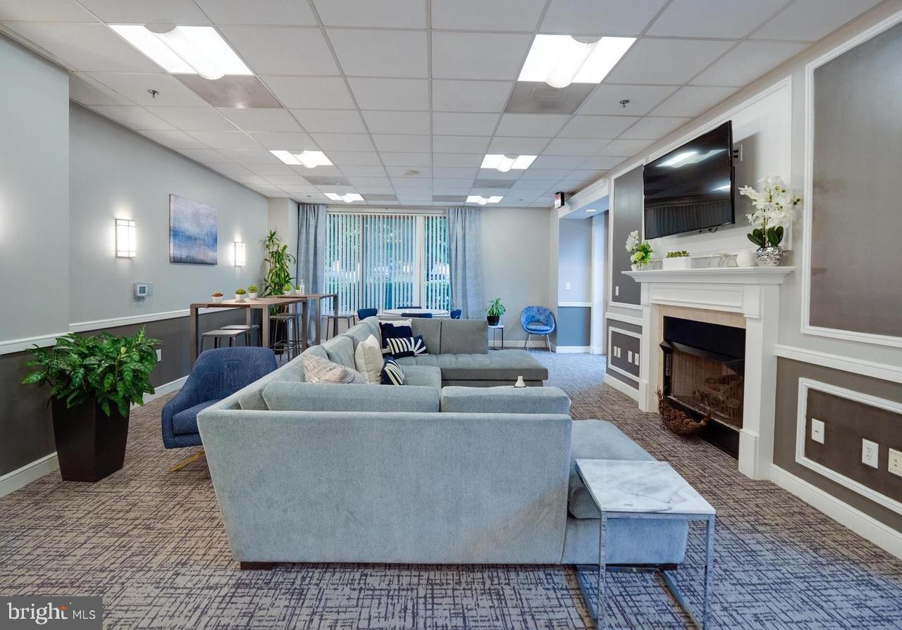 2726 Gallows Road, Unit 1502 Vienna, VA 22180 - Photo 26 of 46 A common space to relax in with fellow residents.