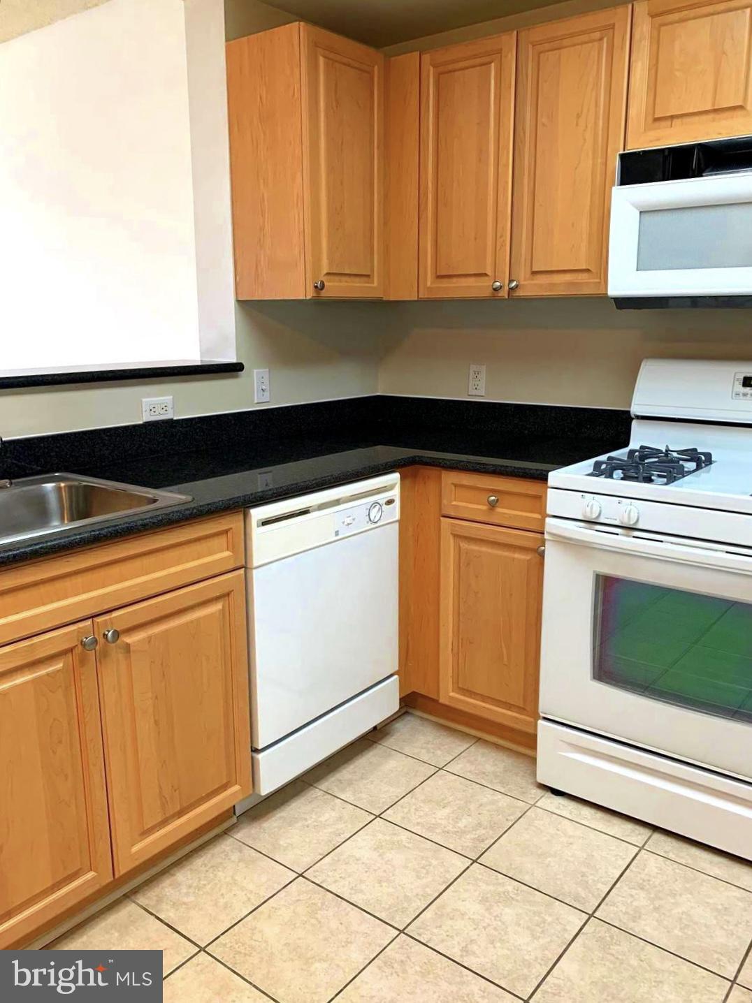 2726 Gallows Road, Unit 1502 Vienna, VA 22180 - Photo 4 of 46 Lots of counter space & quality cabinets