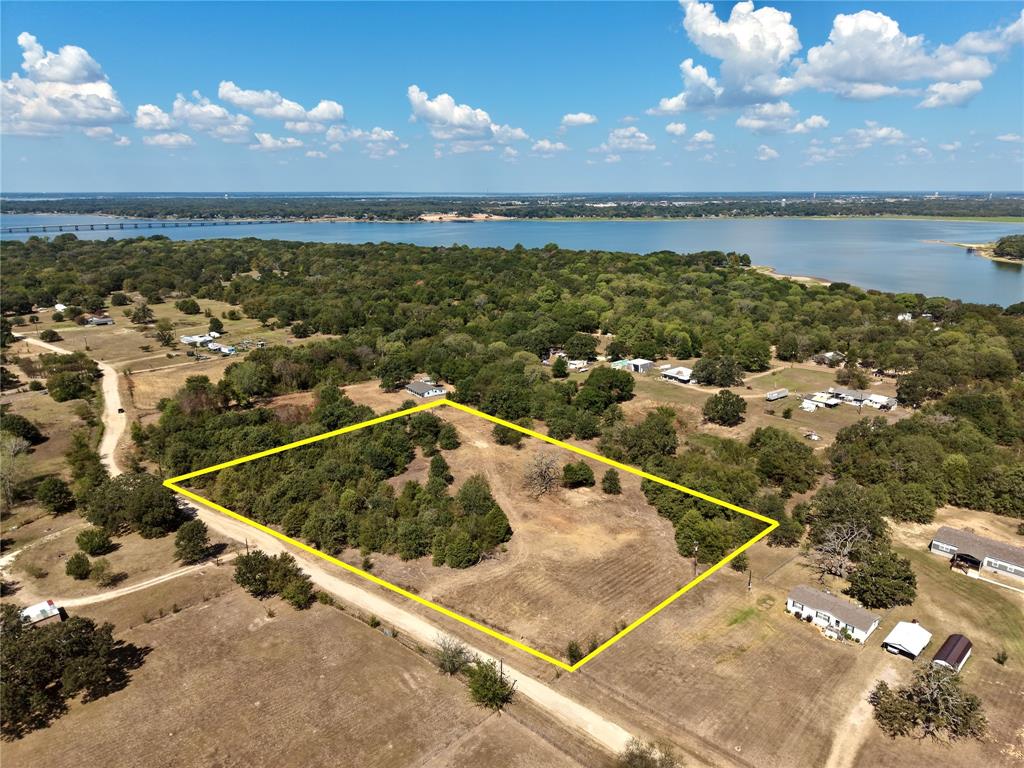 Aerial - Alternate View - Approximate Outline. Boundaries shown are approximate.