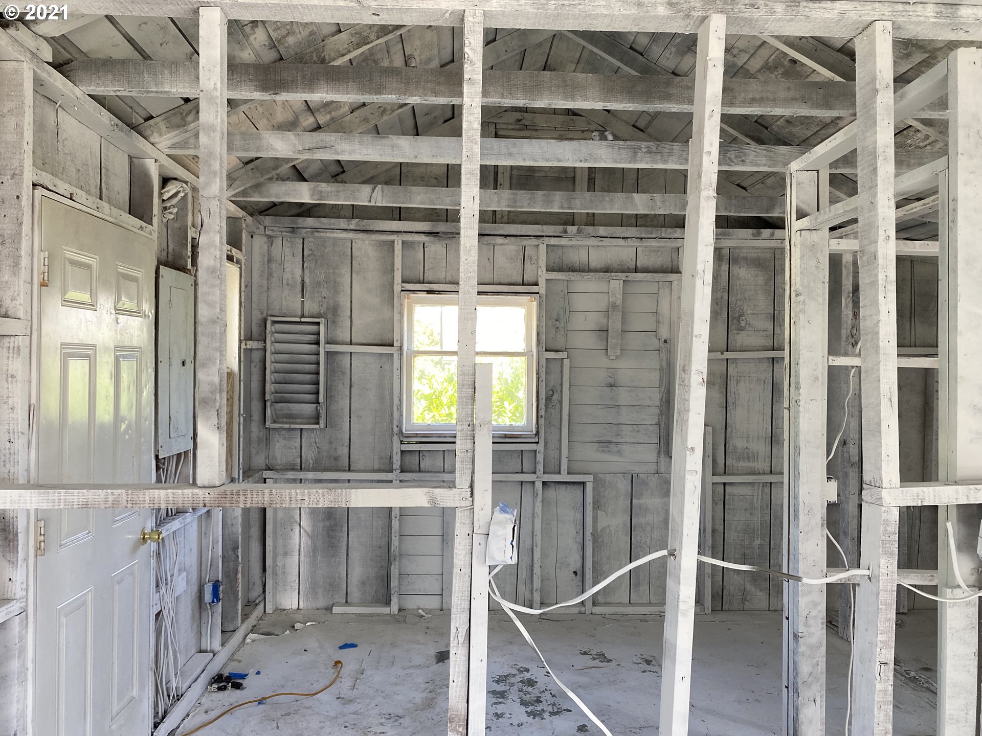 63749 Center Road Coos Bay, OR 97420 - Photo 11 of 19