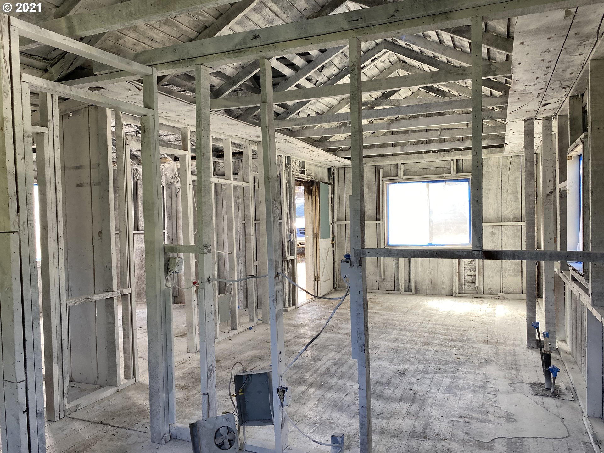 63749 Center Road Coos Bay, OR 97420 - Photo 14 of 19