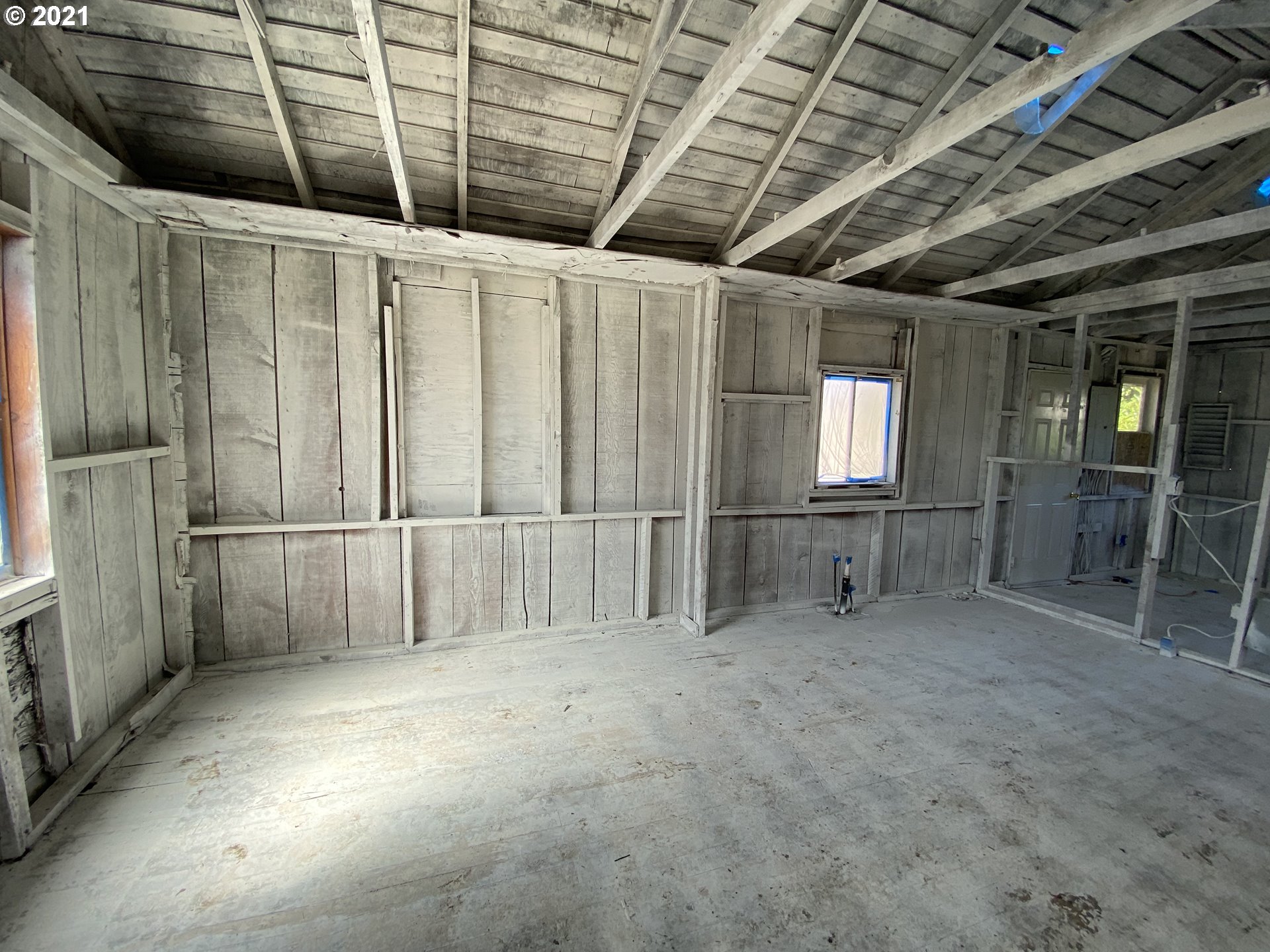 63749 Center Road Coos Bay, OR 97420 - Photo 8 of 19