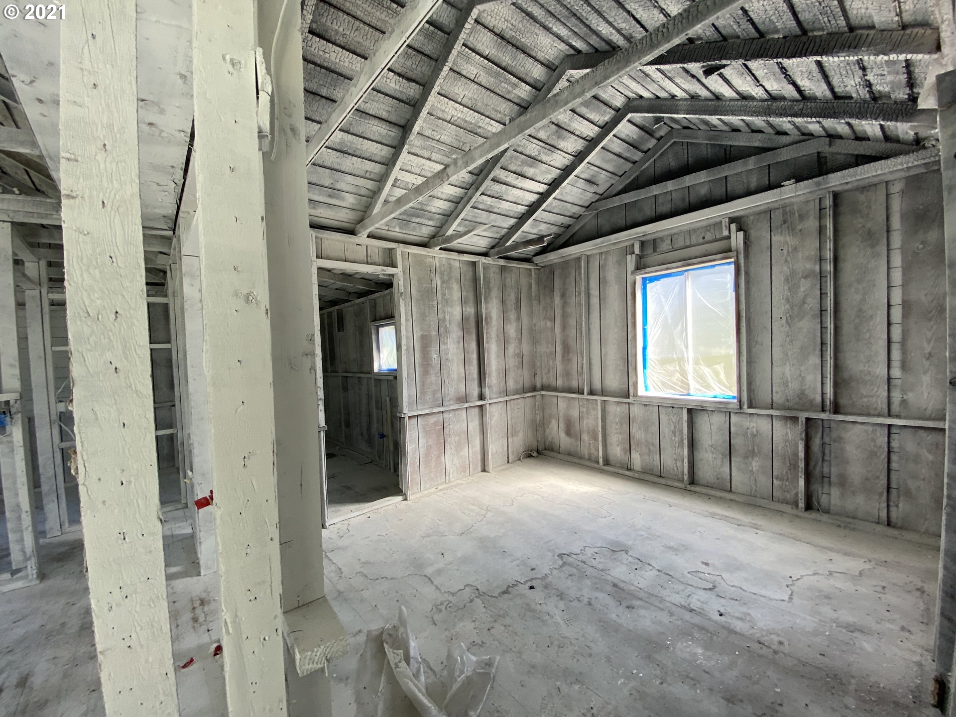 63749 Center Road Coos Bay, OR 97420 - Photo 10 of 19