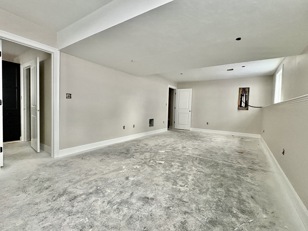 11 Beverly Road Billerica, MA 01821 - Photo 15 of 21 Gallery Image 15