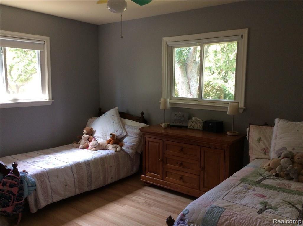 28369 Westerleigh Road Farmington, MI 48334 - Photo 10 of 16 Bedroom 2