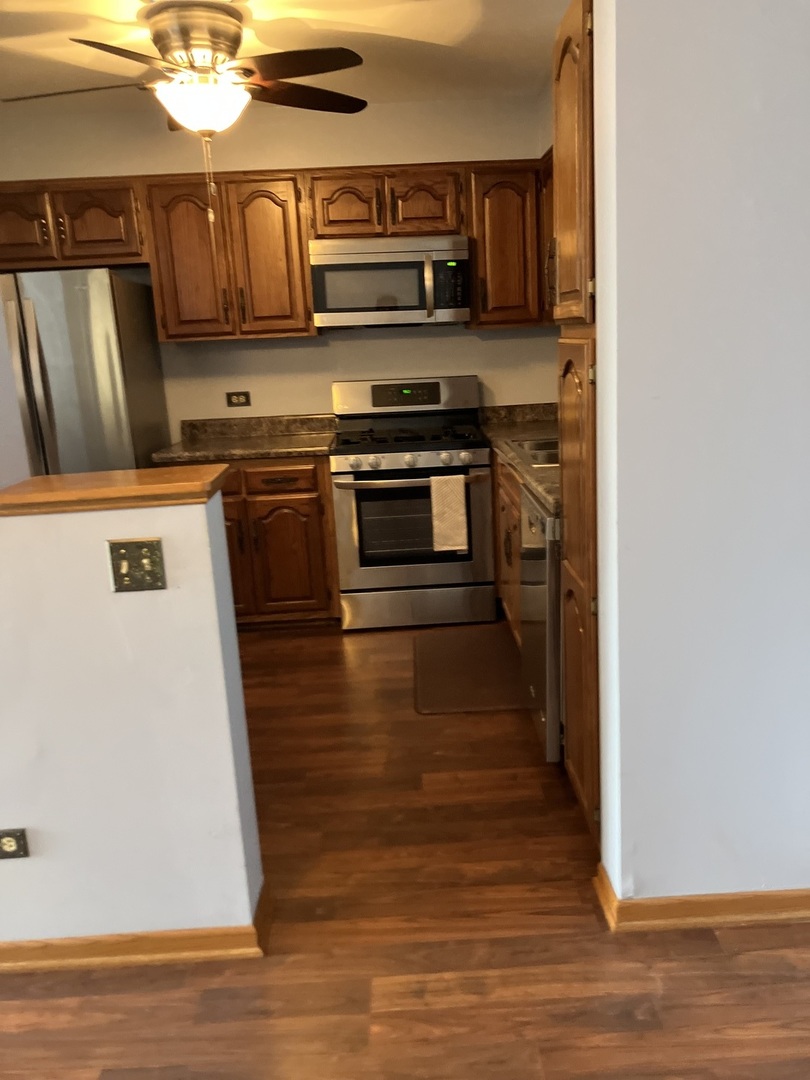 7231 Wolf Road, Unit 307 Indian Head Park, IL 60525 - Photo 12 of 32