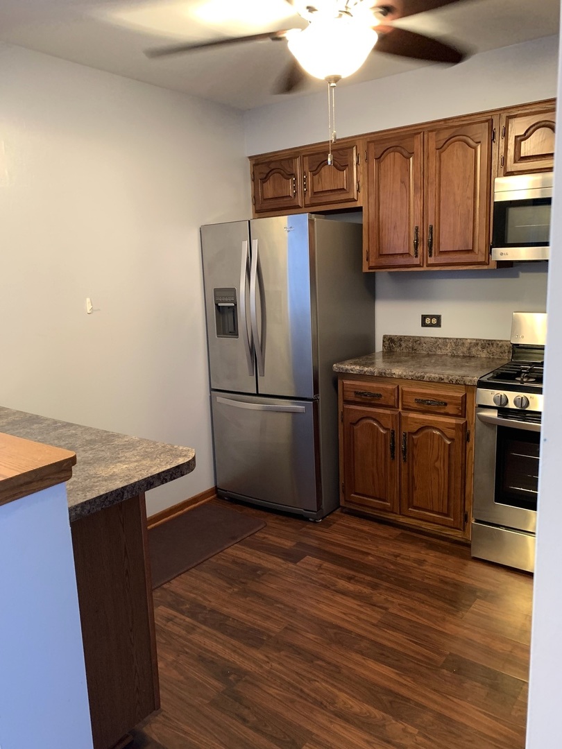 7231 Wolf Road, Unit 307 Indian Head Park, IL 60525 - Photo 14 of 32