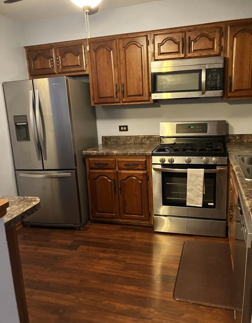 7231 Wolf Road, Unit 307 Indian Head Park, IL 60525 - Photo 16 of 32