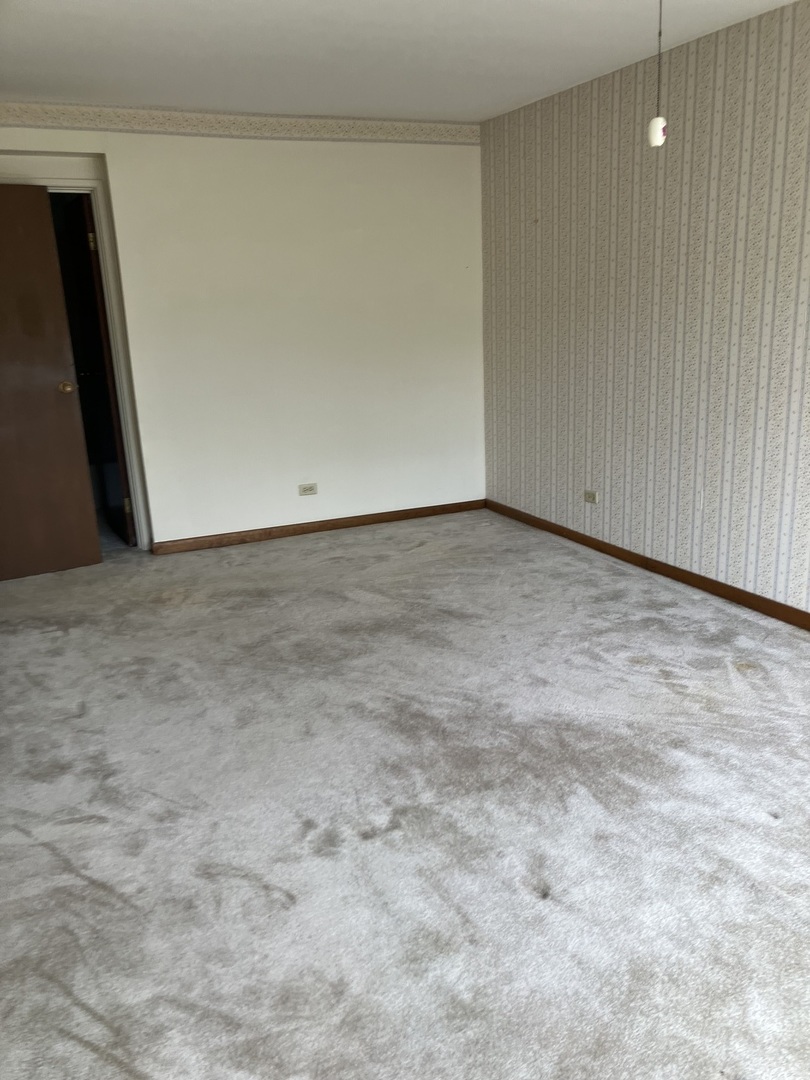 7231 Wolf Road, Unit 307 Indian Head Park, IL 60525 - Photo 20 of 32