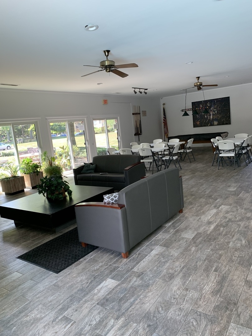 7231 Wolf Road, Unit 307 Indian Head Park, IL 60525 - Photo 29 of 32
