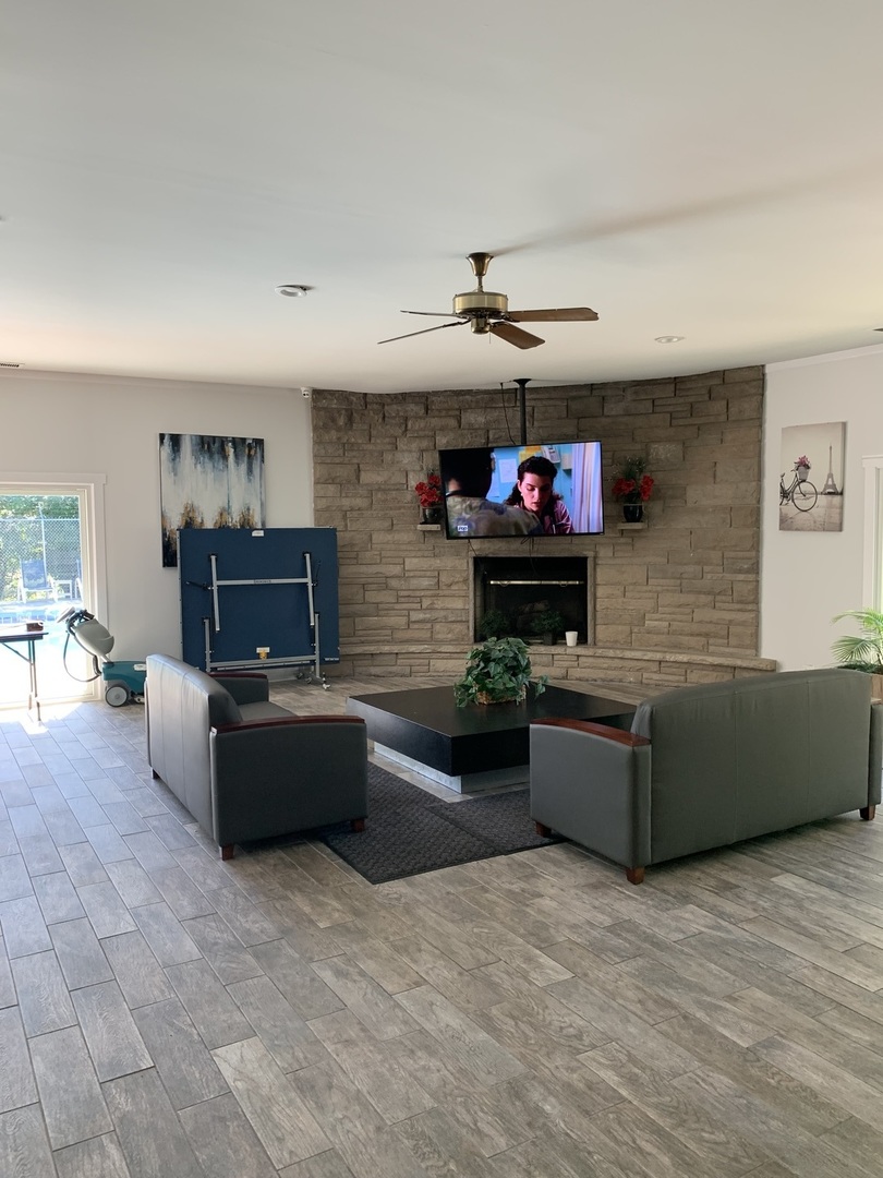 7231 Wolf Road, Unit 307 Indian Head Park, IL 60525 - Photo 30 of 32