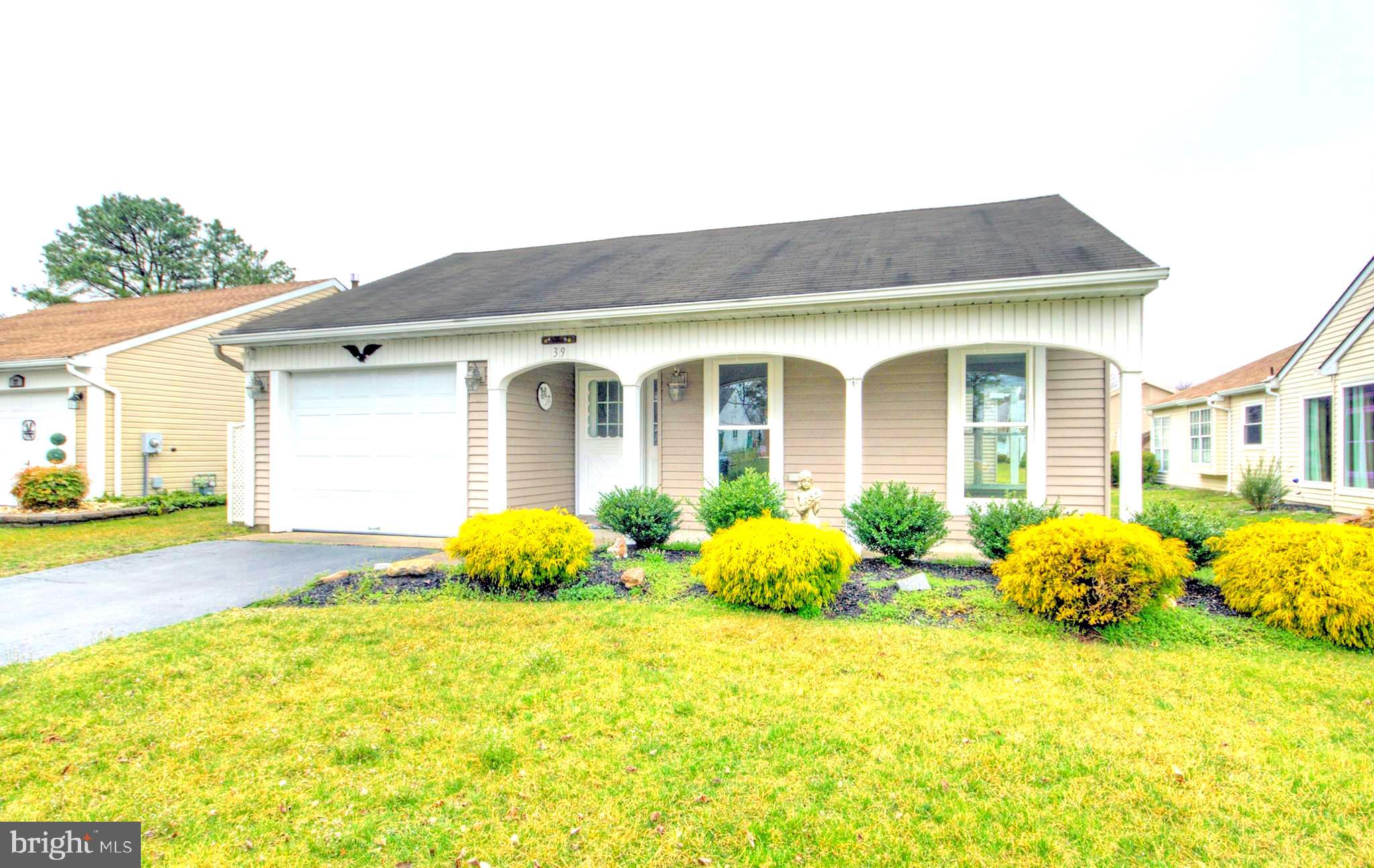 39 Stratford Road Southampton, NJ 08088 - Photo 3 of 49 Gallery Image 3