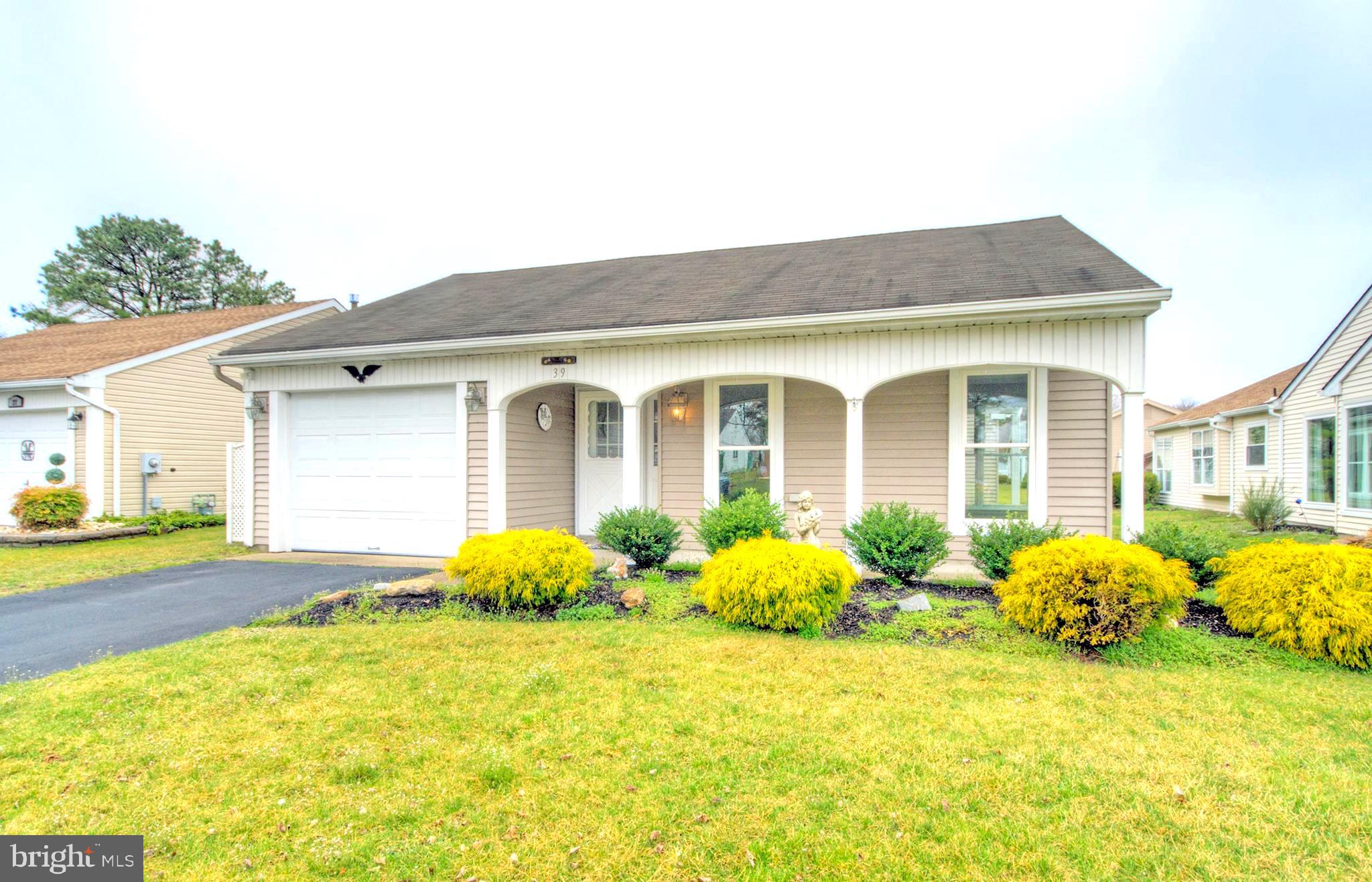 39 Stratford Road Southampton, NJ 08088 - Photo 4 of 49 Gallery Image 4