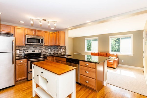 23 Burt Road Wilmington, MA 01887 - Photo 4 of 14 Gallery Image 4