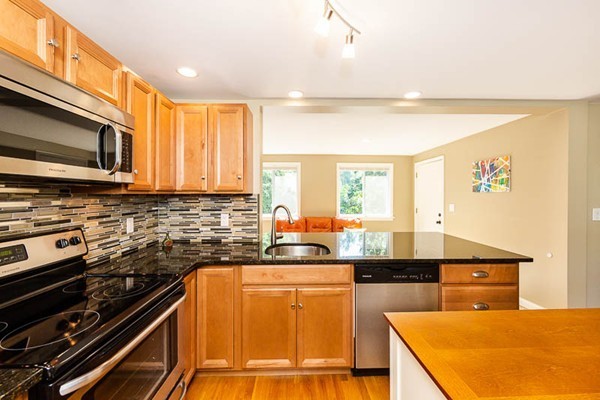23 Burt Road Wilmington, MA 01887 - Photo 5 of 14 Gallery Image 5