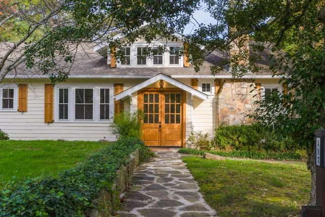 $995,000 | 117 South Bragg Avenue, Lookout Mountain, TN 37350