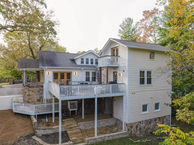 $995,000 | 117 South Bragg Avenue, Lookout Mountain, TN 37350