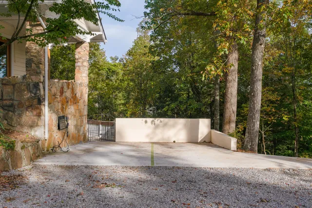 $995,000 | 117 South Bragg Avenue, Lookout Mountain, TN 37350