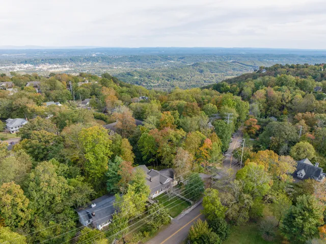 $995,000 | 117 South Bragg Avenue, Lookout Mountain, TN 37350