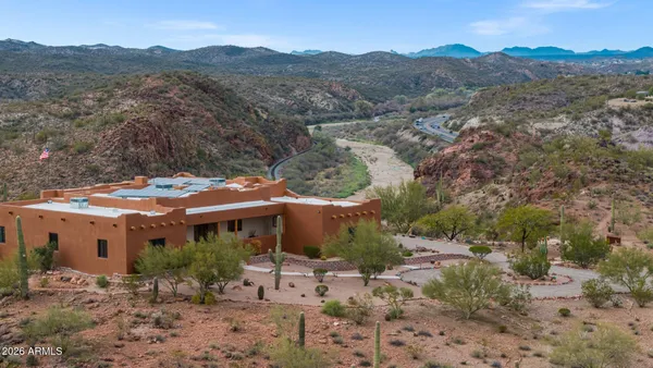$1,450,000 | 44010 Highway 60, Morristown, AZ 85342