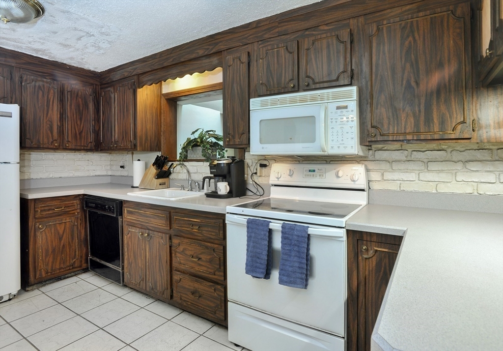 57 Nash Road Weymouth, MA 02190 - Photo 11 of 31