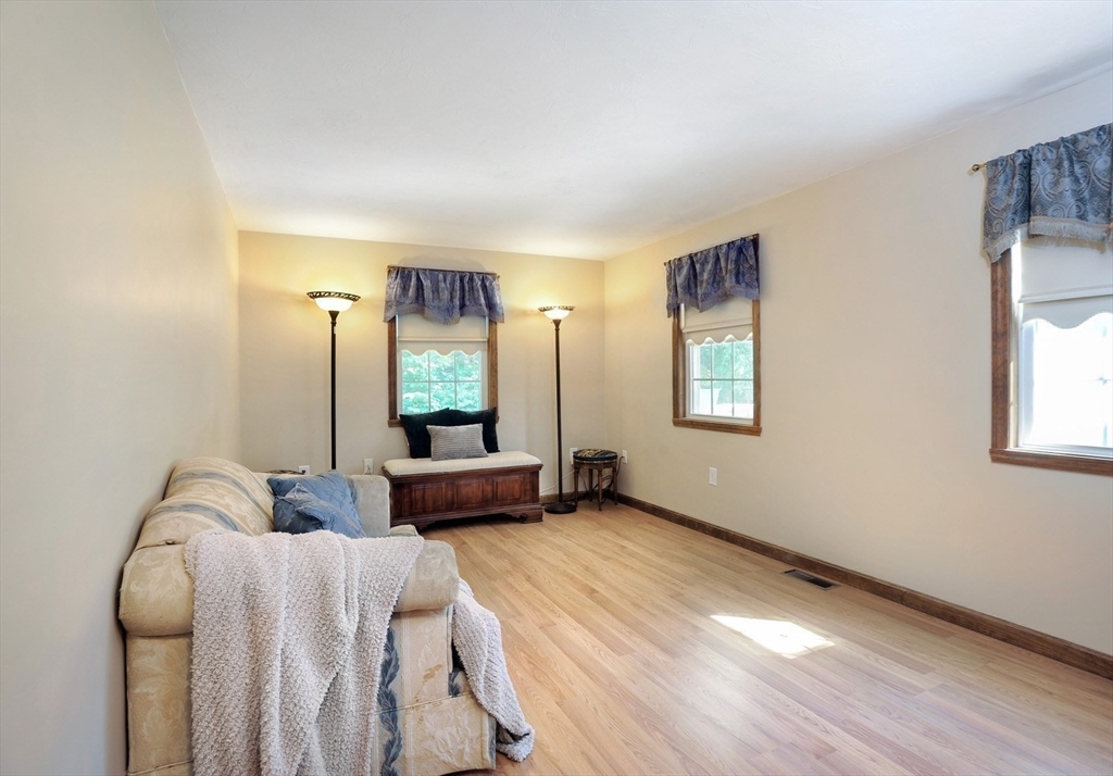 57 Nash Road Weymouth, MA 02190 - Photo 6 of 31