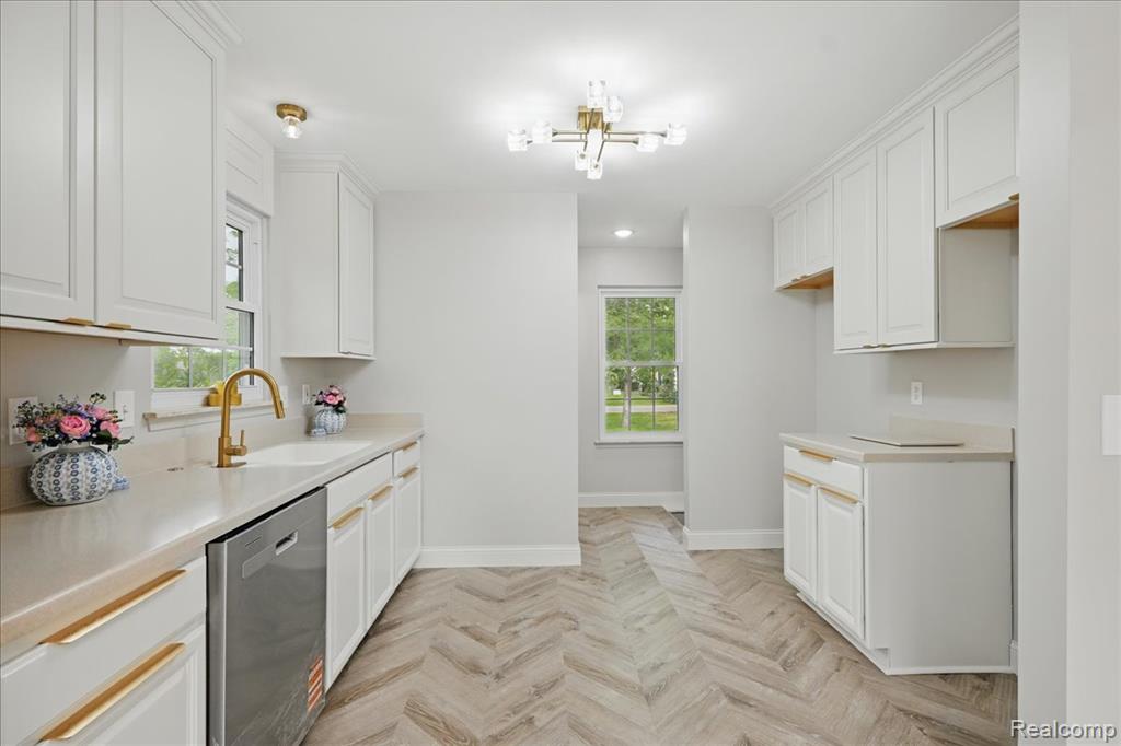 3004 Lansdowne Road Waterford, MI 48329 - Photo 15 of 49