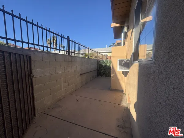 a view of a garage