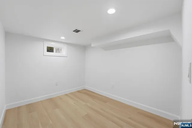 $5,500 | 20 Barnsdale Road, Wayne, NJ 07470