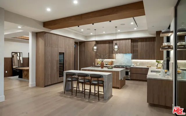 $12,750,000 | 565 Toyopa Drive, Pacific Palisades, CA 90272