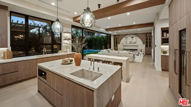 $12,750,000 | 565 Toyopa Drive, Pacific Palisades, CA 90272