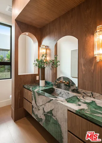 $12,750,000 | 565 Toyopa Drive, Pacific Palisades, CA 90272