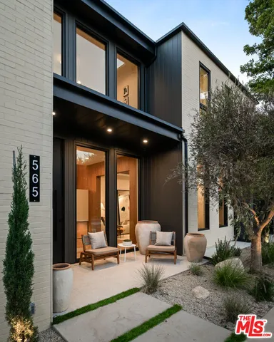 $12,750,000 | 565 Toyopa Drive, Pacific Palisades, CA 90272