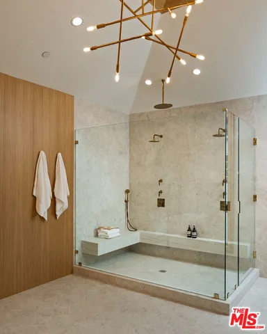 $12,750,000 | 565 Toyopa Drive, Pacific Palisades, CA 90272