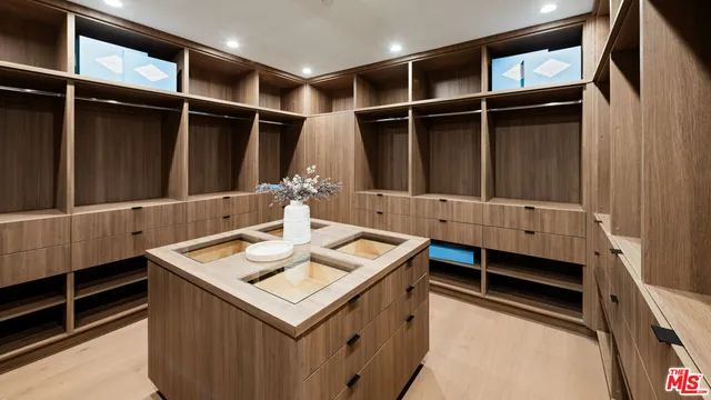 $12,750,000 | 565 Toyopa Drive, Pacific Palisades, CA 90272