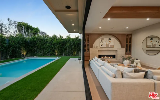 $12,750,000 | 565 Toyopa Drive, Pacific Palisades, CA 90272